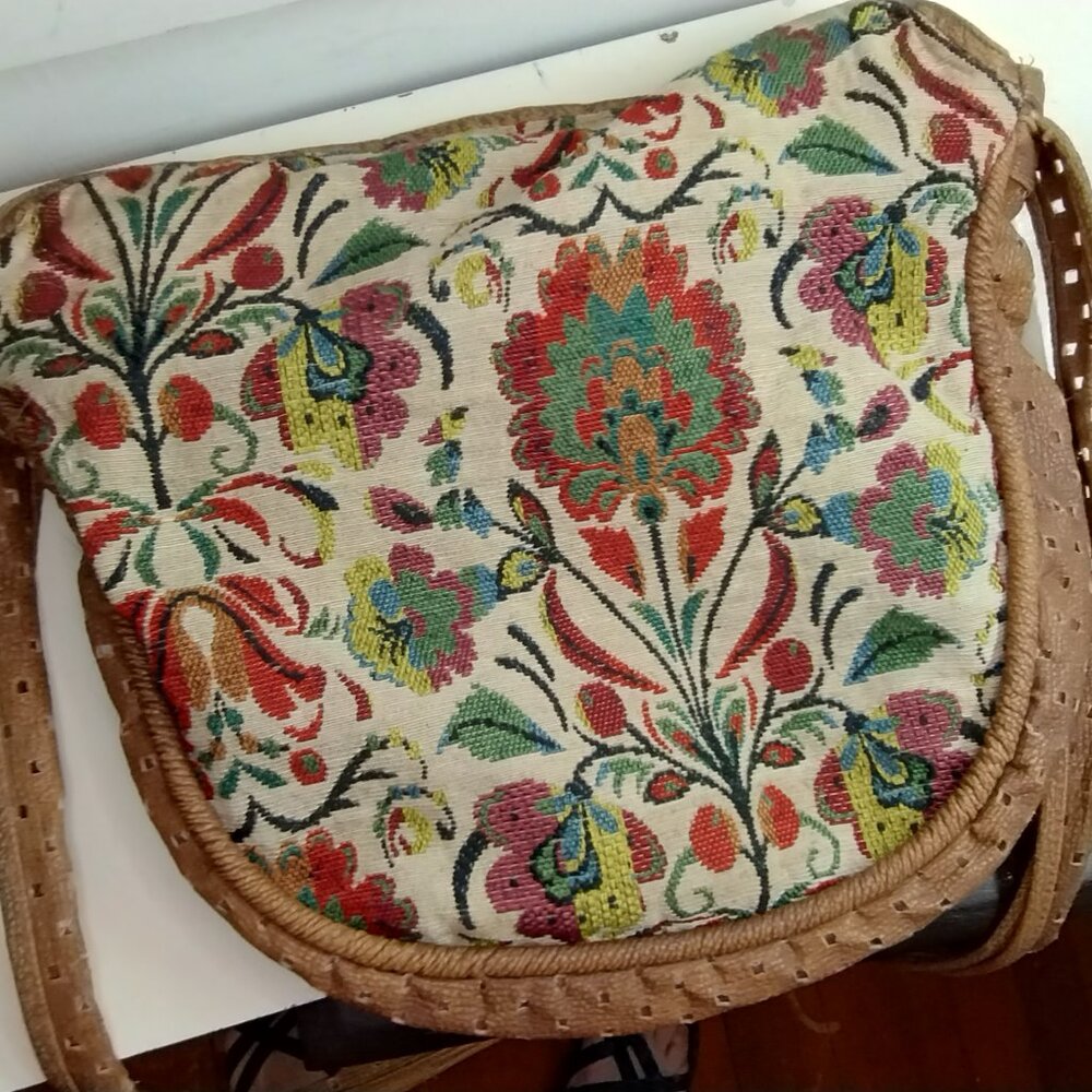 Joe Boxer shoulder bag